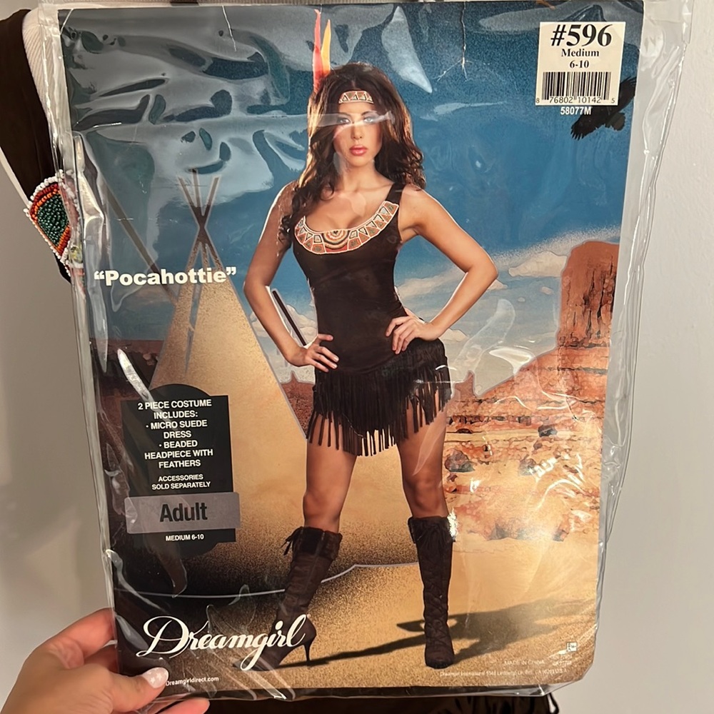 “Pocahottie” costume